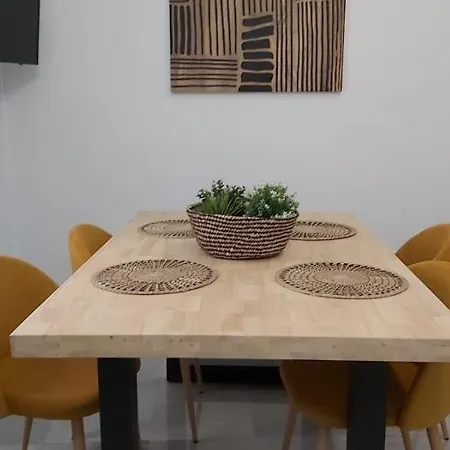 Misterhost Magallanes Triana Apartment *