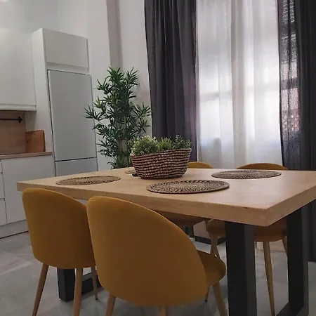 Misterhost Magallanes Triana Apartment *